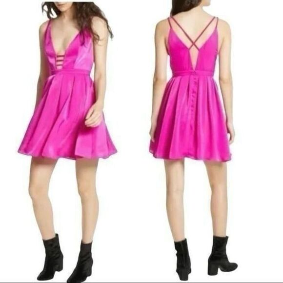 Free People Gabby’s Party All Night Barbie Pink Skater VNeck Mini Dress NWT Sz 6 - Picture 3 of 5